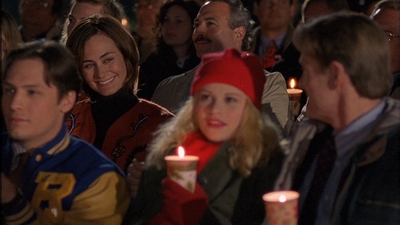 ROSWELL_-_S2X10_A_ROSWELL_CHRITMAS_CAROL_602.jpg