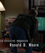 ROSWELL_-_S2X10_A_ROSWELL_CHRITMAS_CAROL_011.jpg