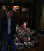 ROSWELL_-_S2X10_A_ROSWELL_CHRITMAS_CAROL_020.jpg