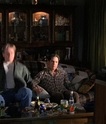 ROSWELL_-_S2X10_A_ROSWELL_CHRITMAS_CAROL_032.jpg