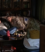 ROSWELL_-_S2X10_A_ROSWELL_CHRITMAS_CAROL_054.jpg