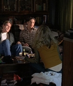 ROSWELL_-_S2X10_A_ROSWELL_CHRITMAS_CAROL_057.jpg
