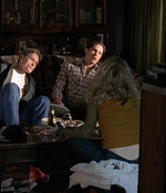 ROSWELL_-_S2X10_A_ROSWELL_CHRITMAS_CAROL_059.jpg