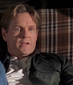 ROSWELL_-_S2X10_A_ROSWELL_CHRITMAS_CAROL_090.jpg