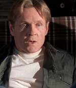 ROSWELL_-_S2X10_A_ROSWELL_CHRITMAS_CAROL_113.jpg