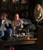ROSWELL_-_S2X10_A_ROSWELL_CHRITMAS_CAROL_116.jpg