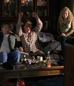 ROSWELL_-_S2X10_A_ROSWELL_CHRITMAS_CAROL_117.jpg