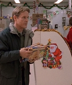 ROSWELL_-_S2X10_A_ROSWELL_CHRITMAS_CAROL_132.jpg