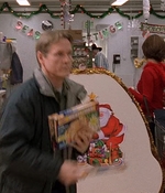 ROSWELL_-_S2X10_A_ROSWELL_CHRITMAS_CAROL_136.jpg
