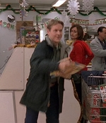 ROSWELL_-_S2X10_A_ROSWELL_CHRITMAS_CAROL_138.jpg