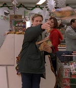 ROSWELL_-_S2X10_A_ROSWELL_CHRITMAS_CAROL_139.jpg