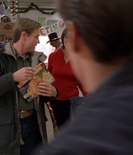 ROSWELL_-_S2X10_A_ROSWELL_CHRITMAS_CAROL_148.jpg