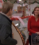 ROSWELL_-_S2X10_A_ROSWELL_CHRITMAS_CAROL_169.jpg