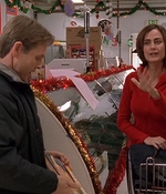 ROSWELL_-_S2X10_A_ROSWELL_CHRITMAS_CAROL_186.jpg
