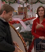 ROSWELL_-_S2X10_A_ROSWELL_CHRITMAS_CAROL_187.jpg