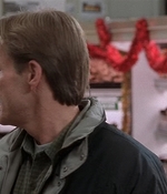 ROSWELL_-_S2X10_A_ROSWELL_CHRITMAS_CAROL_212.jpg