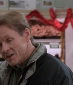 ROSWELL_-_S2X10_A_ROSWELL_CHRITMAS_CAROL_215.jpg