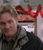 ROSWELL_-_S2X10_A_ROSWELL_CHRITMAS_CAROL_217.jpg