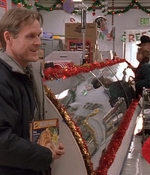 ROSWELL_-_S2X10_A_ROSWELL_CHRITMAS_CAROL_258.jpg