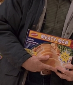 ROSWELL_-_S2X10_A_ROSWELL_CHRITMAS_CAROL_272.jpg