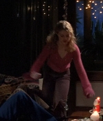 ROSWELL_-_S2X10_A_ROSWELL_CHRITMAS_CAROL_283.jpg
