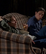 ROSWELL_-_S2X10_A_ROSWELL_CHRITMAS_CAROL_302.jpg