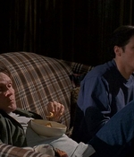 ROSWELL_-_S2X10_A_ROSWELL_CHRITMAS_CAROL_310.jpg