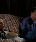 ROSWELL_-_S2X10_A_ROSWELL_CHRITMAS_CAROL_311.jpg