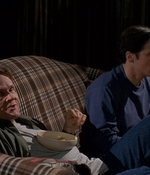 ROSWELL_-_S2X10_A_ROSWELL_CHRITMAS_CAROL_325.jpg