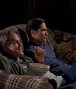 ROSWELL_-_S2X10_A_ROSWELL_CHRITMAS_CAROL_329.jpg