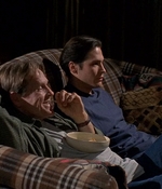 ROSWELL_-_S2X10_A_ROSWELL_CHRITMAS_CAROL_331.jpg
