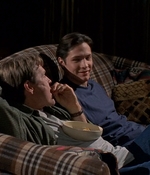 ROSWELL_-_S2X10_A_ROSWELL_CHRITMAS_CAROL_332.jpg