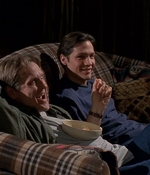 ROSWELL_-_S2X10_A_ROSWELL_CHRITMAS_CAROL_336.jpg