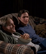 ROSWELL_-_S2X10_A_ROSWELL_CHRITMAS_CAROL_337.jpg