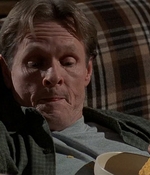 ROSWELL_-_S2X10_A_ROSWELL_CHRITMAS_CAROL_349.jpg