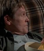 ROSWELL_-_S2X10_A_ROSWELL_CHRITMAS_CAROL_355.jpg