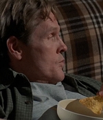 ROSWELL_-_S2X10_A_ROSWELL_CHRITMAS_CAROL_356.jpg