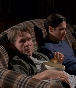 ROSWELL_-_S2X10_A_ROSWELL_CHRITMAS_CAROL_374.jpg