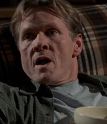 ROSWELL_-_S2X10_A_ROSWELL_CHRITMAS_CAROL_385.jpg