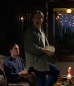 ROSWELL_-_S2X10_A_ROSWELL_CHRITMAS_CAROL_391.jpg