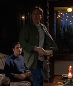 ROSWELL_-_S2X10_A_ROSWELL_CHRITMAS_CAROL_392.jpg