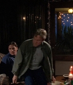 ROSWELL_-_S2X10_A_ROSWELL_CHRITMAS_CAROL_394.jpg