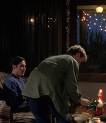 ROSWELL_-_S2X10_A_ROSWELL_CHRITMAS_CAROL_398.jpg