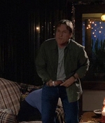 ROSWELL_-_S2X10_A_ROSWELL_CHRITMAS_CAROL_399.jpg