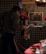 ROSWELL_-_S2X10_A_ROSWELL_CHRITMAS_CAROL_407.jpg