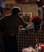 ROSWELL_-_S2X10_A_ROSWELL_CHRITMAS_CAROL_414.jpg