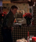 ROSWELL_-_S2X10_A_ROSWELL_CHRITMAS_CAROL_415.jpg