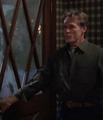ROSWELL_-_S2X10_A_ROSWELL_CHRITMAS_CAROL_425.jpg