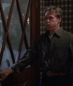 ROSWELL_-_S2X10_A_ROSWELL_CHRITMAS_CAROL_426.jpg