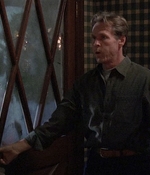 ROSWELL_-_S2X10_A_ROSWELL_CHRITMAS_CAROL_427.jpg